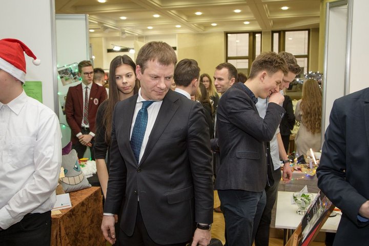 Kalėdinė mokinių startuolių mugė